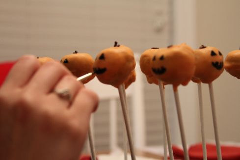 Making jack-o-lanterns!