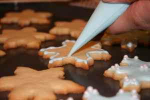 Tracing a snowflake outline Tracing a snowflake outline